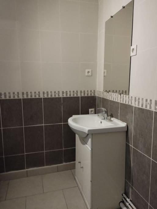 Agreable Maison Avec Parking Gratuit Apartamento Amiens Exterior foto