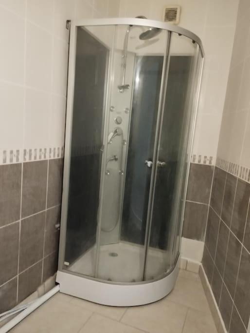 Agreable Maison Avec Parking Gratuit Apartamento Amiens Exterior foto